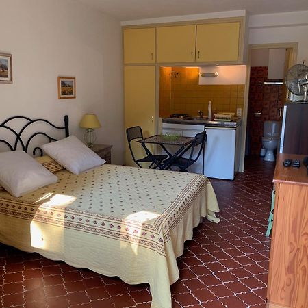 Apartamento Les Oliviers Grimaud Exterior foto